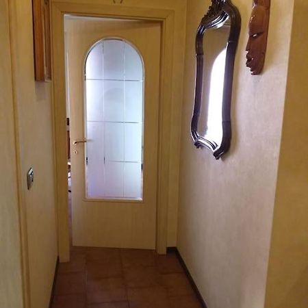 Appartamento Self Check-In Parma Bagian luar foto